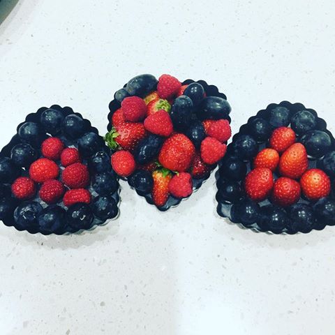 Strawberries 🍓 blueberries and raspberries 🍓#strawberry #strawberryblonde #blueberry #raspberry #love #heart #family #happiness #foodgrams #foodgram #kosova #australia #sydney #mitrovica #richlifestyle #friday