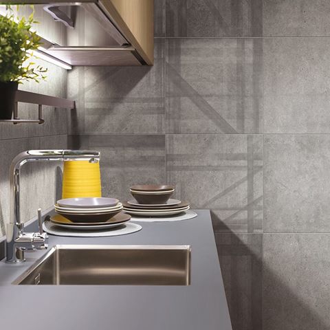 Too fascinating to be confined to a building site, cement has progressively come to be included among the materials most appreciated for customizing the design of interiors. SQUARE by #Cercom embodies the rough beauty of concrete in porcelain stoneware, also in the Square Mix decorated version.