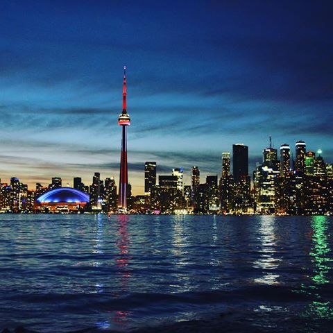 Toronto 🇨🇦
.
.
.
.
.
.
.
#Canada #LoveCanada #Ontario #Instagood #PhotoOfTheDay #Building #Buildings #Skyview #cityphotography #architecture #Travelgram #Travellers #Traveling #Travelgram #travelphotography #Cityscape #DiscoverCanada #VisitCanada #Tourist #Tourists #Travelingram #Toronto #City #city_explore #cityview #Skyline #sky_high_architecture #cities