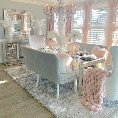 Gorgeous dining room 💗 Follow 👉🏼 @inspirationbyblanca. Tag someone who would love this! .
Video credit: @rh_interior_designs 💗