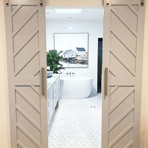 So I am clearly no photographer but here is a pic of my new barn doors on my bathroom ❤️
.
So hard to get a good, true to colour pic with all that light streaming in through the sky lights! #thestruggle ☺️
.
.
Tap for details.
.
.
.
.
.
.
.
.
.
.
#myhomevibe #thelighthome #catchinglight #lovewhereyoudwell #styleithappy #prettylittleinteriors #brightlightinterior #styleathome #styleinspo #decorcrushing #pursepretty #homelove #howyouhome #hometohave #iheartthishaven #whiteandwood #coastalhome #tdtfeature #bathroom #ensuite #reno #renovation #myhome #hamptonsstyle #shadesofblue #coastalstyle #coastalinteriors #yourstyledhome