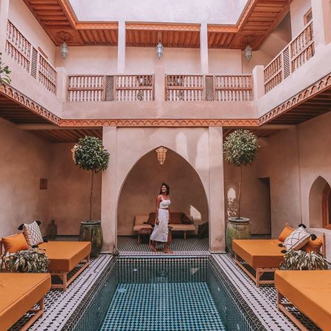 Intricate, timeless, and grounding. We agree when @girlborntotravel says, "It's hard not to fall in love with the Moroccan architecture ❤️" Tag someone who loves Marrakech! (📷: @girlborntotravel 📍: Riad BE Marrakech)