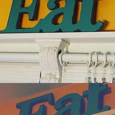 It’s all about perspective 🤦🏼‍♀️
Got this cute “eat” sign for our dining room window ledge. But when you sit down to eat it just tells you you’re fat 😭🤣
.
.
#funny #decorcrushing #home #diningroom #toofunny #lifeisfunny #oops #eat #whatnottodo #funnyshit #funnyquotes #weird #perspective #homedecor #sahmlife #momlife #momneedscoffee #homeschoolingmom
