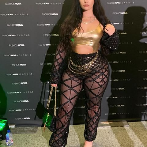 You Can Look, Just Don't Touch ✌ SHOP NOW #FNxCardi⠀
Search: "Cut To The Chase Bodysuit"⠀
Search: "Look But Don't Touch Pants Set"⠀
Tag @FashionNovaCURVE & #FashionNovaCURVE to get like @sammyy02k and be featured on our page! ⠀
✨www.FashionNova.com✨⠀