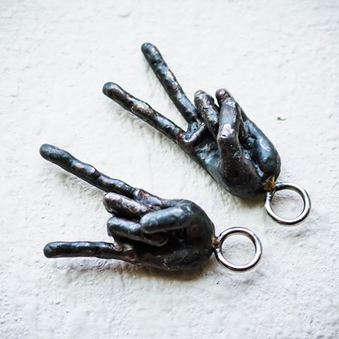 ✌🏼 & 🤘🏼 Two tiny keychain hands made from straight 1/8” rod. The length of each hand is just a little longer than 1” from palm to finger tip. Shipping them off to their new owners! I love making hands so if you want a hand in a particular pose/position, send me a message! 
#tiny #mini #miniature #hand #hands #handmade #sculpture #art #artsy #artist #artwork #artists #arts #fineart #custom #artistsoninstagram #weld #welding #welded @ahpwelders #weldporn