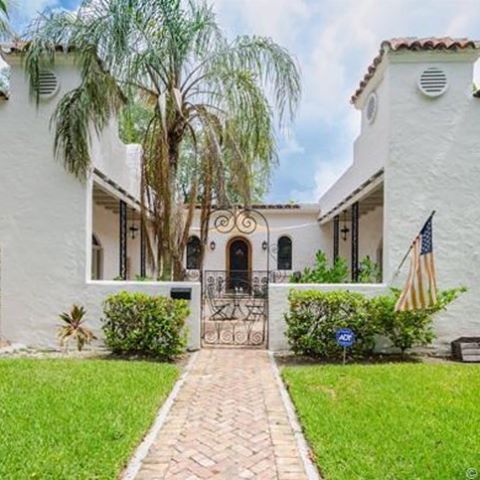 We have two open houses today on our Minorca listing and Alberca listing!
Minorca: 12:30PM - 2:30PM. 2 bed 1 bath spectacular Old Spanish home located in the heart of Coral Gables. $849,000.
Alberca: 1PM - 4PM. 3 bed 2 bath lovely and elegant home located in North Gables. $699,000.
For more info, click the link in bio.