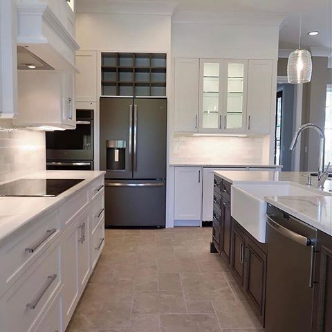 This kitchen checks off all my wants and needs!...Tag a friend!...📷 credit: @h2.builders .
.
.
. 
#fixerupper#newhome#designideas#instaluxe#designporn#interiorinspiration#homeinspo#instadesign#luxuryhome#designlovers#interiorstyle#homeideas#casa#hogar#designinspo#homedecor#realestate#fashionaddict#homeinspo#design#staging#thewelldressedhouse#kitchebdesign#inredning#kitchen#kitchendecor#pantry#dreamhouse