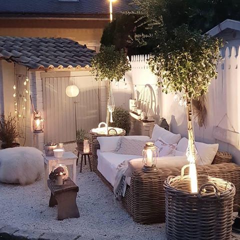 Happy Friday 🤗 What a cozy spot to enjoy the weekend 😍 Tell us your thought
Follow @simplyuniquespace -
-
-
-
-
By @weissmacherei 
#simplyuniquespace #backyard #porch #patio