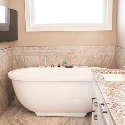 If you’re a fan of movies in the jacuzzi, we have just the house for you! This tub was not easy getting to the top floor so someone better enjoy it.
#construction #realestate #contractor #residential #newhome #homebuilder #openhouse #bathroomdesign #jacuzzi #building #truerise