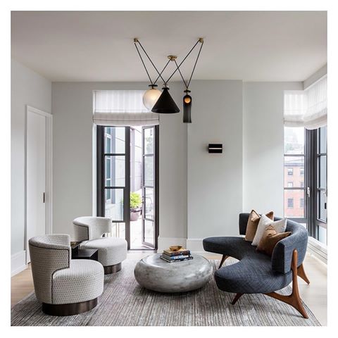 Love this NYC living room by @davidhowelldesign. Find them and more of their beautiful projects on Houzz!
.
.
.
Photographer: @lauren___coleman
