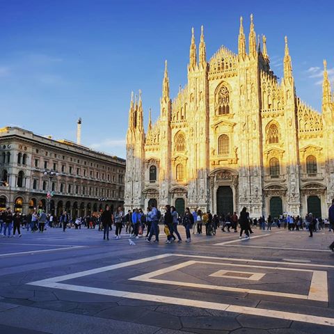 Ciao Milano !! 🇮🇹 #duomo #duomocathedral #duomomilano #piazzaduomo #milano #milan #italy #vacation #2019