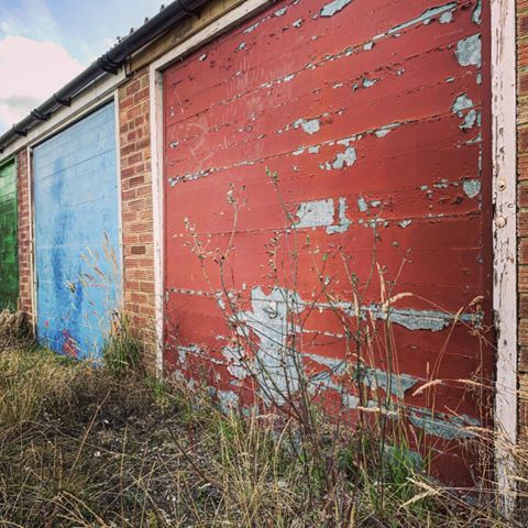 Another garage shot
.
.
.
.
#garage #doors #garages #paint #rust #weathered #uk // #design #texture #nature #supernature #graphicdesign #inspiration #creativespace #travel #introspectiveouting