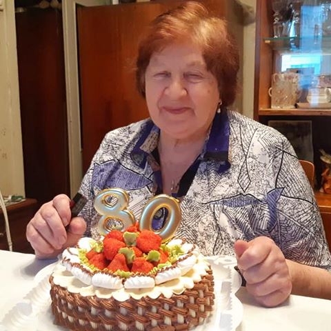 30 апреля моей замечательной любимой мамочке исполнилось 80!!! лет!! Так получилось, что отмечали сегодня в компании самых самых близких и родных людей . И, конечно же, было коронное блюдо -пирожки 👍 #мамочка #любимаямоя #сднемрождения
