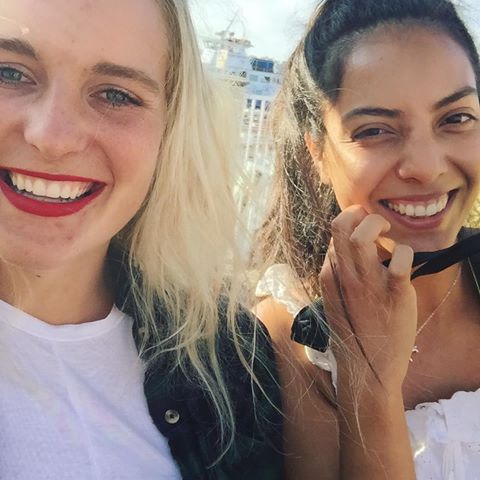 Had such a beautiful afternoon with this amazing girl @antonellarott! Making new memories while realizing that one still can keep on loving even when it all might be gone. Peace! #love #friends #girls #czech #latina #smile #enjoy #weekend #trip #newport #ocean #ferry #island #aupair #life #blonde #blogger #wavybaby #beach #happy #moments #memories