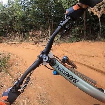 Drop in and feel the flow with @andrewneethling in Tokai, Cape Town, South Africa on an iconic downhill track from the early 2000’s. 👊🏼
@ridefoxbike
// #ridefox #mtb
