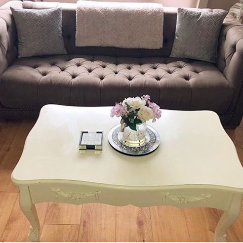 🏡💐💫 Keeping it quite neutral in the front room with beige white and grey’s 💫🏡 #home #homesweethome #myhappyplace #decor #cleaning #homeideas