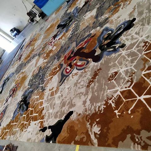 Hand tufted carpet✌🏻
.
.
.
.
.
#interior #interiordesign #architecture #house #homedecor #art #พรมทอมือ #พรมทอจักร #พรม #quatrer #carpet #kibby #carpettie #handmade #rugcarpet #decor #interior #handtufted #machinetufted #carpet #carpettie #handmade #decor #interior #handtufted #wool #axminster #axminstercarpet #newzealand #siamcarpetsmanufacturing #pomcolors #carpetprint #nylon #silk #อุตสาหกรรมพรมสยาม #พรมทอมือ #siamcarpetsmanufacturing