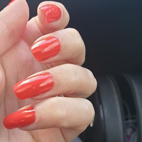 O que temos para este fim-de-semana. Quem não ama vermelho?? Fica sempre bem. 
#nails #vermelho #rouge #nailstagram #nails4today #nailstyle #nailpolish #nail #red #nailcare #manicure #cosmetics #beautiful #polish