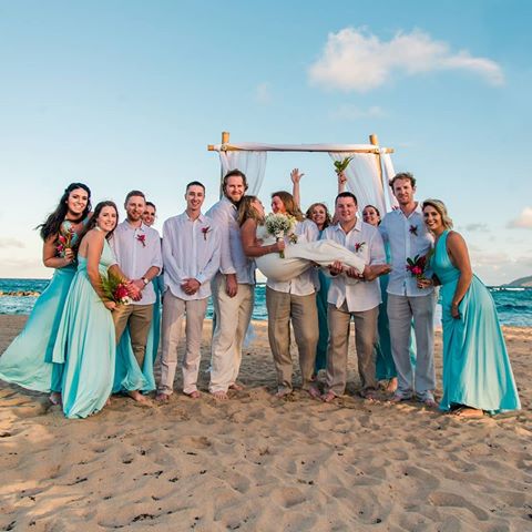 What better way to #tietheknot than on the #beach with your #bestbuds?! #photoftheday
#beachwedding #sandandsea #teamMEP #stkittsweddingphotographer #stkittsphotographer #nevisweddingphotographer #nevisphotographer #stkitts #nevis #stkittsandnevis #modernelegancephotography #caribbeanweddings #weddingphotography #stkittstourism