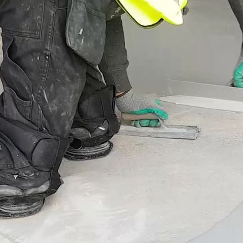 Advanced Flooring Systems wearing a pair of upgraded Recoil kneepads. ⠀
⠀
Upgrade your kneepads via our website 😊 😊 ⠀
⠀
#tiles #patternedtiles #flooring #floorlayer #floorlaying #commercialflooring #tiler #tilerspride #tilingporn #tilesetter #screed #bathroom #bathroomrenovation #showerbase #waterproofing #construction #landscapedesign #pooltiling #tilingtools #backsplash #parquetflooring #hardwoodflooring
