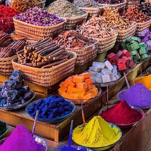 Incredible colors of spice .
Thx @instamarrakech_  for this picture ...