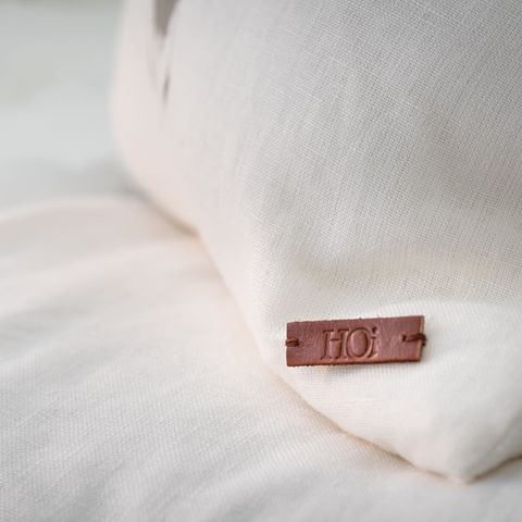 Looking back to one of our recent projects with our subtle embossed leather branding used on our bespoke soft furnishings.
#hoiinteriors #hoiinteriordesign #interiordesign #interiordesigner #luxuryinteriors #luxurylifestyle #luxurybrand #bespoke #softfurnishings #london #cotswolds #monmouthshire #gloucestershire #unitedkingdom