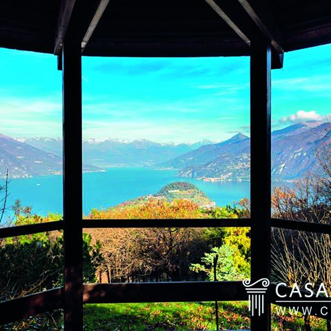 🏡 Villa for sale in secluded, panoramic location just 5 km from the centre of Bellagio. With private garden of around 9,000 sq,m, the villa has two floors plus a mezzanine for a total surface area of around 280 sq.m.
Inside there is a living room with fireplace, kitchen, dining room, sitting room/study, two bedrooms, 3 bathrooms and utility areas.
🌊 Lake Como - Bellagio - Lombardy - Italy 📧Contact us at info@casait.it
More details here: 👉  https://bit.ly/2urZTD8 👈
#casaitalia #casaitaliainternational #lakecomo