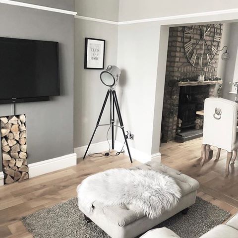 S u n d a y ✨
.
.
.
A Netflix junkie once again thanks to ‘The OA’.... what a series!!! Hoping to get it finished this week in between sunning myself in Spain 🇪🇸 ______________________________________________________
#livingroomdecor #passion4interior #livingroominspo #farrowandball #greydecor #interior4u #interior4inspo #1930shome #1930srenovation #exposedbrick #openplan #actualinstahomes
