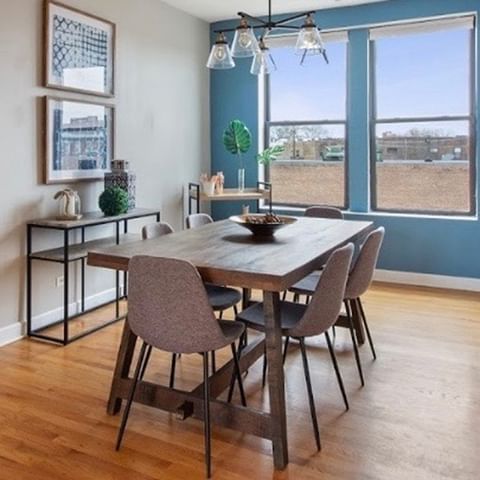 Brunch plans?  This staged dining room by PS Lehman, Inc. is ready for guests - and buyers!
#pslehman #chicagohomestaging #homestagingpro #officedesign