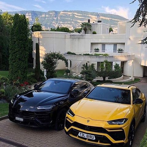 Left or Right?😍
--------------------
Follow us @luxurymaxedout for more luxury content!
--------------------
Credit @thehottestcars
--------------------
#luxurymaxedout #luxury