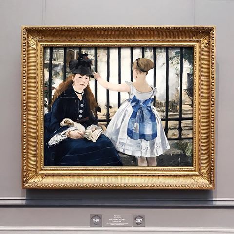 Probably one of my favorite Manet’s is on display at the @ngadc I love everything about the painting, the girl, the pup, Victorine’s expression, the book, the iron bars and railway. Ahh seeing art up close is wonderful! #art #nationalgallery #manet #impressionism #therailway