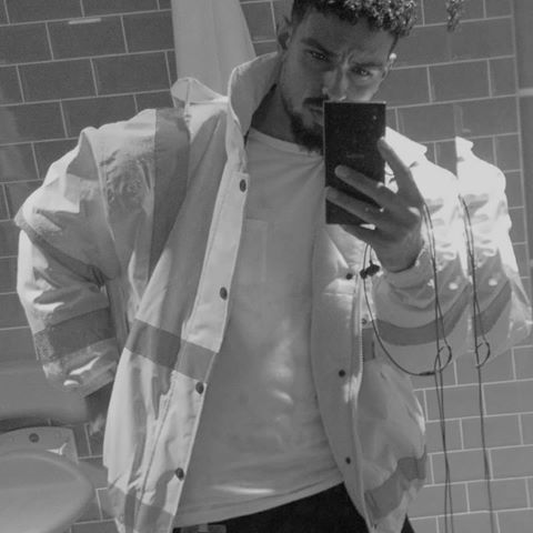 #instagram #instafashion #instaselfie #instaphoto #instadaily #instalike #scruff #scruffy #mixedrace #selfie #bathroom #breaktime #curls #mixed #dude #gay #gaydude #hivis #visibility #safetyfirst #protectivestyles #hot #homo 🏗️🏗️🏗️ #tbt #throwbackthursday #throwback #tbt❤️