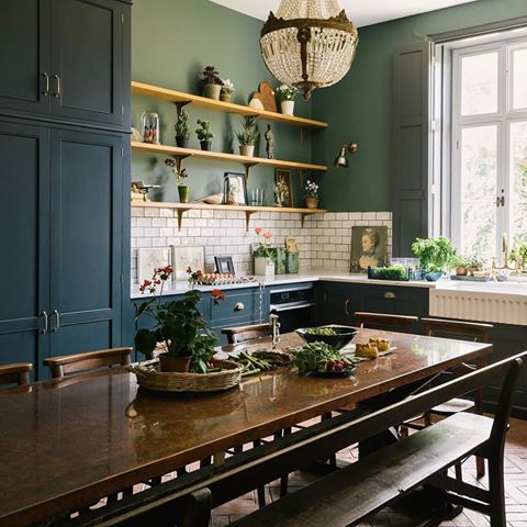 I’m so in love with the English dove green colour scheme and this newly renovated Hampshire kitchen is just adorable. The lamp ♡
See more at @thevictorianrectory
.
.
.
.
.
.
.
#interiordesign #kitchendesign #inredning #återbruk #vintage #vintagehome #recycle #recycling #interior #interiorinspo #home #homeinspo #industrial #industrialdesign #interiorinspiration #design #victorianrenovation #theworldofinteriors #homedecor #elledecor #inredningsdesign #architecture #interior_and_living #interiorstyling #decoration #heminredning #skönahem #englishkitchen #sustainable #kitchen