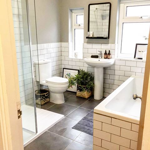 ▪️T R A N S F O R M A T I O N ▪️
A renovation project we finished last year.... this spacious, relaxing bathroom was once two separate very dated rooms! (swipe to see BEFORE AND AFTER) 🖤
#beforeandafter #bathroom #bathroomtransformation #transformation #bathroominspo #greydecor #grey #modern #clean #whiteandgrey #victoriaplum #metrotiles #interiors #interiordesign #interiorstyling #inspiration #relaxingspaces #renovation