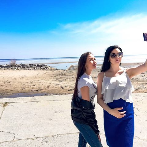 👭 .
.
.
.
.
.
.
.
.
.
#жара #новосибирск #май #сибирь #селфи #подружка #море #обскоеморе #обь #беременяшка #siberia #nsk #novosibirsk #foto #selfie #girl #friend #girlfriend