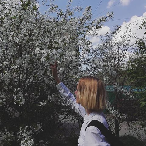 May 🌸☁️
________
#may #photo #me #весна #цветы #небо #sky