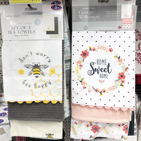 B & M - £3.99 
cutest spring tea towel sets in @bm_stores 🐝
.
.
.
.
.
#kitchendecor #beedecor #bee #teatowels #highstreethome #highstreethomeware #homefinds #homestyle #homedecor #home #decor #homeware #homeinspo #homeideas #homegoods #homedesign #homedesignideas #homecrush #homesweethome #homebuyers #homestyling  #homeinspiration #homedecorblog #homesofinstagram #retailtherapy #bargains #homebargains #bargainhunt #interiorstyling #interior4you1