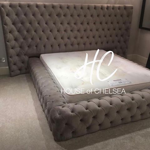 ⭐️Customer Photo⭐️.
.
Delivered yesterday THE CURVED HEADBOARD BED
.
This stunning curved headboard bed is defiantly the focal point of this bedroom.
.
.
Direct message our design team who are on hand to help design your perfect sofa or bed call Tel: 0800 133 7412
.
.
#luxuryfurniture #interior #interiordesign #bespokesofa #homedecor #interiors #sofa #furniture #handmade #luxuryhomes #instainterior #realhomes #luxury #homedecorideas