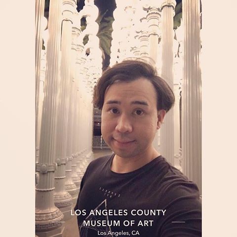 I was #driving for #lyft in #LA and I dropped off someone from #LAX in the #fairfaxdistrict #miraclemile area in #losangeles #lateatnight #earlymorning and I passed by #LACMA on #wilshire and #fairfax so I pulled over and took a #selfie
It was easy to find parking late at night in LA since the streets were empty. 
𝚃𝚊𝚔𝚎𝚗 𝚘𝚗 𝙼𝚘𝚗, 𝙰𝚙𝚛 𝟸𝟸, 𝟸𝟶𝟷𝟿 𝚊𝚝 𝟷:𝟷𝟺 𝙰𝙼