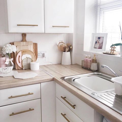 @fabulouslyexhausted has done a lovely job of their kitchen decor including #dcfix sanremo oak on their worktop! What a perfect finish! #stickybackplastic #homestyle #diy #diykitchen #kitchenmakeover #kitchendecor #kitchenstyle #kitchenideas #diyideas #vinylwrap #vinylsupplier