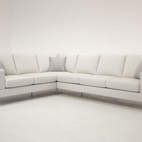 Весеннее, свежее и солнечное настроение создаст новый, эстетичный и современный диван Capri от POHJANMAAN🙆🏡🌈🐣☀️🌺
⠀
для дизайнеров - у нас есть 3D-модели финской мебели на официальном сайте - активная ссылка в аккаунте @pohjanmaan.by - скачивайте и включайте в Ваши проекты
⠀
▪️ Цена формируется на основе выбора материалов - уточняйте в салонах!
⠀
▪️ Заказ дивана - в салонах, на сайте или в директ. Доставка из Финляндии
⠀
▪️ Узнайте, где посмотреть мебель в салонах вашего города - активная ссылка в аккаунте @pohjanmaan.by
⠀
▪️ Мы любим, когда вы нам звоните! 📲+375.44.551. 48 08
⠀
⠀
🚩- Понравилась идея для интерьера? Нажмите флажок справа внизу поста, чтобы сохранить пост в закладки.
⠀
#минск
#фiёрды
#pohjanmaan
#мебельминск
#мебельдомойминск
#купитьмебельминск
#тцзамокминск