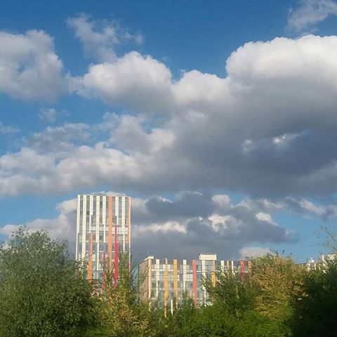 Небо насправді ближче, ніж нам здається......як і щастя..))
.
.
#небо😍 #мрії #дніпро #хмари #сонце #день #природа #місто #архітектура #вулиця #небо #мистецтво_мріяти #dnipro #ua #Ukraine #life #beautiful #day #dreams #artdreams #artlife #blue #sky #nature #nice