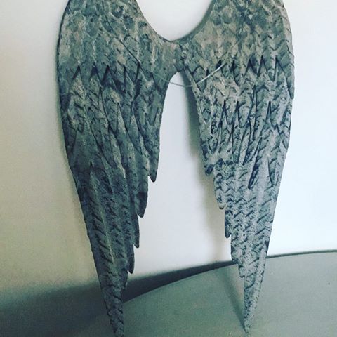 Large angel wings £20 each only 2 left #shabbychic #shabbychicdecor #rustic #rusticdecor #interiorinspo #interior  #interiorstyling #inspiration #decor #decoration #home #homestyle #homegoals #homegoods #homesweethome #cottage #countryhome #instahome #instainterior  #countrystlye #christmas #springwreath #spring #angel #interiorforyou #interiorforall #home🏡 #newbuild #showhome