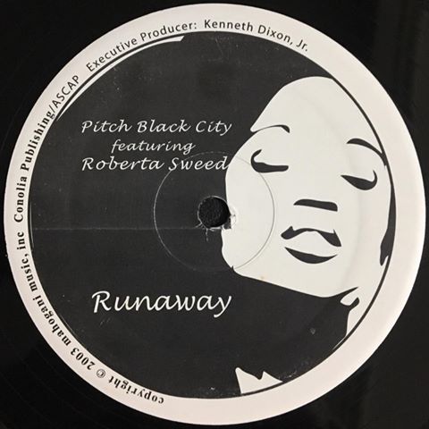 .
Pitch Black City ft.Roberta Sweed - Runaway
디트로이트 레젼드 Moodymann이 Pitch Black City란 명의로 03년에 발표한 명곡 Runaway! 멜로우한 보컬,피아노 라인과 소울재즈의 요소가 짙은 작품! 싱글사이드!
(Mahogani Music, US, 2003)
-
홍대 Slow 또는 온라인스토어에서 구매가능합니다. 
smartstore.naver.com/rad_store
-
#라드레코즈 
#radrecordstore 
#pitchblackcity 
#moodymann 
#robertasweed 
#runaway 
#record #vinyl #lp 
#레코드 #바이닐 #엘피