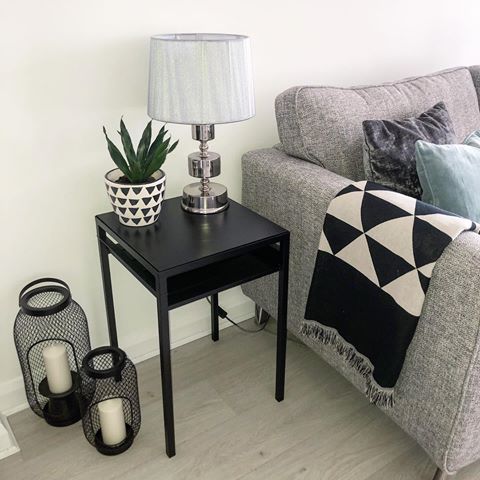 Sunday ☀️ I got this plant yesterday for £3 and the pot for £5, so cheap and it matches the throw perfectly 🖤🖤⠀⠀⠀⠀⠀⠀⠀⠀⠀⠀⠀⠀⠀⠀⠀⠀⠀⠀⠀
.
.
#interiordesign #interiorstyling #interior #home #homedecor #homesweethome #housedecoration #greyhome #grey #greyhomedecor #stair #livingroomdecor #living #myinteriorstyle #myinteriorstyletoday #scandinaviandesign #industrialdecor #blackandwhite