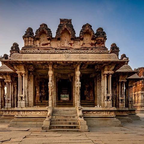 @anupgandhe strikes a chord with the Musical Pillars of Vitthala Temple in Hampi to #HoldOnToHeritage!
Show us what you #CapturedOnCanon. 
Camera: Canon EOS 5D Mark IV
F-stop: f/9
Exposure Time: 1/500 sec.
ISO Speed: ISO 3200
#HeritagePhotography #Monuments #Hampi #HampiDiaries #VitthalaTemple #CanonEdge #CanonUsers