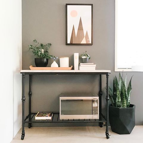 This corner was just oh so sad. Finally found the right island for our microwave/cookbook corner 🌱 Swipe left for the before 🌿
.
.
.
#currenthomeview #designdiy #kitchendesign #renovation #hgtvcanada #yyj #kitchengoals #wayfair #peepmypad #hometour #housetour #finditstyleit #houseplantsofinstagram #hometohave #makehomeyours #howihome #showmeyourstyled #heyhomehey
