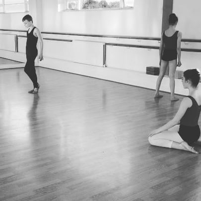Love this 💕 #improv in Thursday nights #contemporary with Miss  @nazene #dancersintraining #nddd