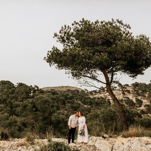 a little teaser from a wonderful elopement in Mallorca. Amazing people and amazing views #mallorca #elopement #wedding #couple #bazalytravels #weddingphoto