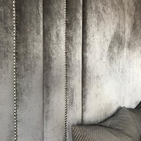 This full wall luxury velvet bespoke headboard with wall lights and silver stud details for a client.
•
•
•
•
#details #velvet #luxury #luxuryinteriors #walllight #decor #grey #plush #interior123 #interiors #interiordesign #interiordesigner #interiordesigners #luxuryhomes #luxuryheadboard #masterbedroom #texture #tones #elegant #property #realestate #follow #like #likeforfollow #likeforlike #coxjonesinteriors #joinery #customize #fabric